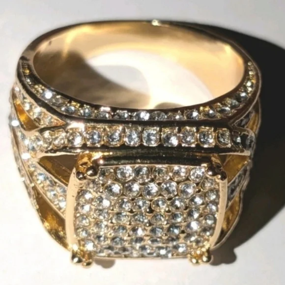 Elegant Gold Colored Men's Ring